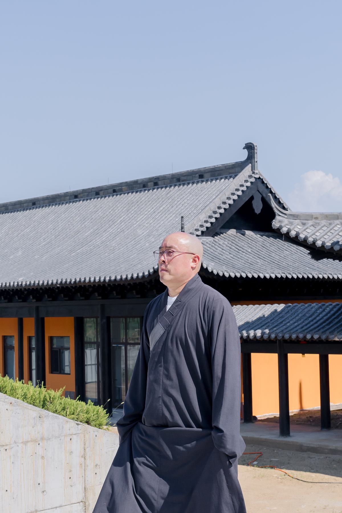 《 寺院人物 》更多图片 3