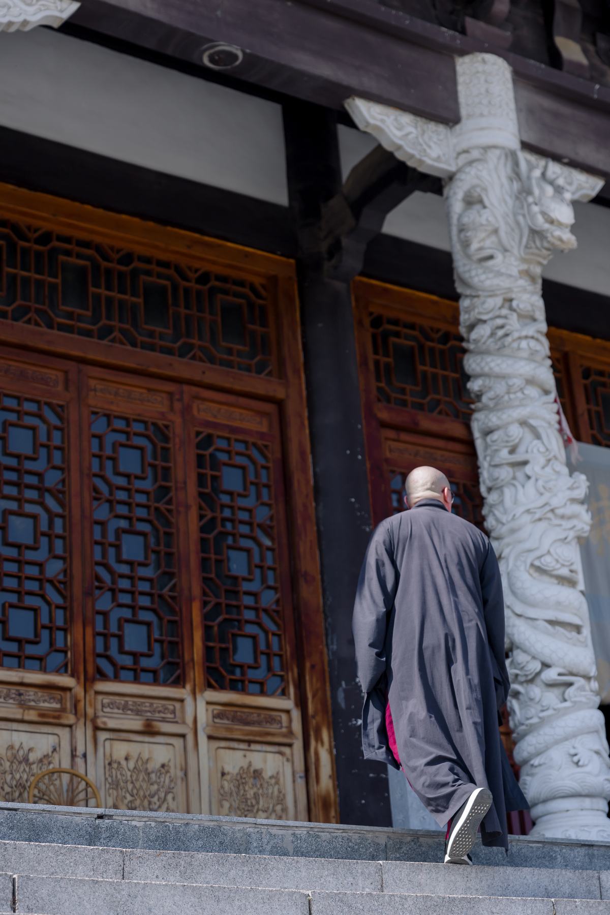 《 寺院人物 》更多图片 8